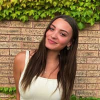 Sitter Profile Image: Helena S.