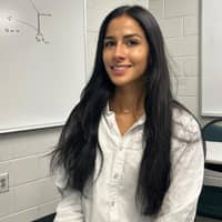 Sitter Profile Image: Isabella D.