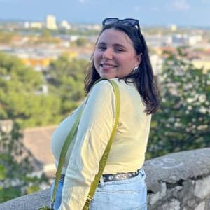 Sitter Profile Image: Agathe V.