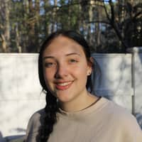 Sitter Profile Image: Lily L.