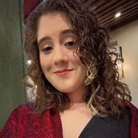 Sitter Profile Image: Isabel H.