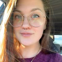 Sitter Profile Image: Laura R.