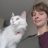 Sitter Profile Image: Isabel V.