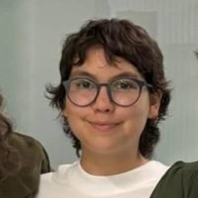 Sitter Profile Image: Paula R.