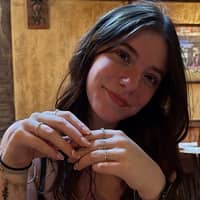 Sitter Profile Image: Zoe T.