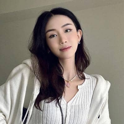 Sitter Profile Image: Siyun L.