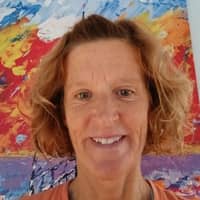 Sitter Profile Image: Leslie H.