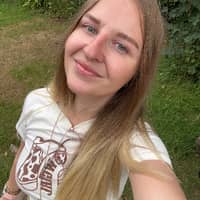 Sitter Profile Image: Abigail B.