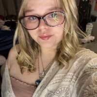 Sitter Profile Image: Hanna M.