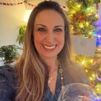 Sitter Profile Image: Lisa L.