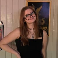 Sitter Profile Image: Julia L.