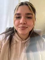 Sitter Profile Image: Ashley T.