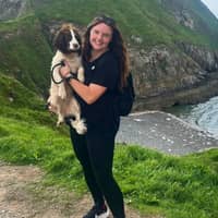 Sitter Profile Image: Laura C.