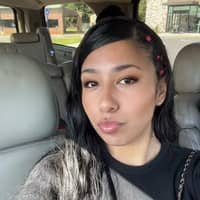 Sitter Profile Image: Naomi V.