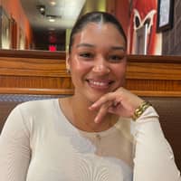 Sitter Profile Image: Arielis C.