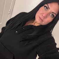 Sitter Profile Image: Roxanne F.