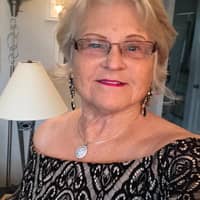 Sitter Profile Image: Dee S.