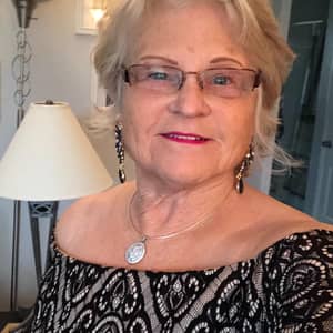 Sitter Profile Image: Dee S.