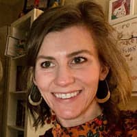 Sitter Profile Image: Lara A.