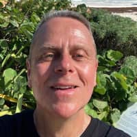 Sitter Profile Image: Simon R.