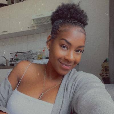 Sitter Profile Image: Franzjella D.