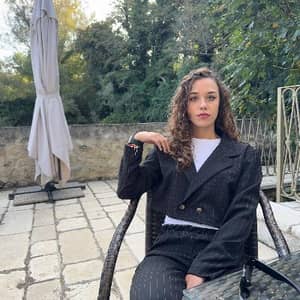 Sitter Profile Image: Giovanna C.