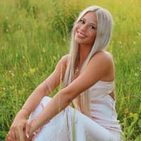 Sitter Profile Image: Ariana R.