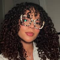 Sitter Profile Image: Lianna R.