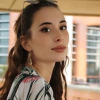 Sitter Profile Image: Lúcia N.