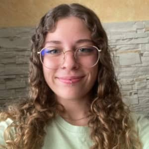 Sitter Profile Image: Lucia S.