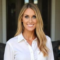 Sitter Profile Image: April W.