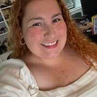 Sitter Profile Image: Holly L.