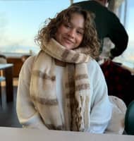 Sitter Profile Image: Emely C.