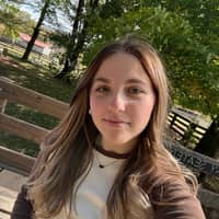 Sitter Profile Image: Julia K.