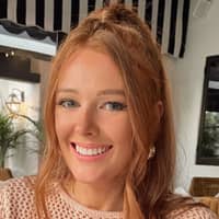 Sitter Profile Image: Laura D.