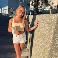 Sitter Profile Image: Lauren O.