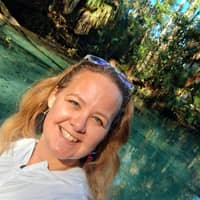 Sitter Profile Image: Stephanie F.