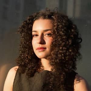 Sitter Profile Image: Johanna E.