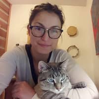 Sitter Profile Image: Laurie V.