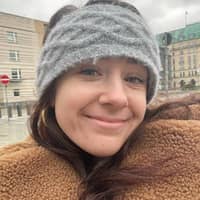 Sitter Profile Image: Juliette C.