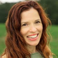 Sitter Profile Image: Julia R.