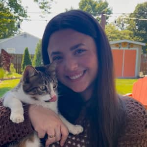 Sitter Profile Image: Phoebe B.