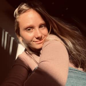 Sitter Profile Image: Julieta F.