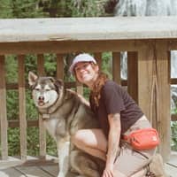 Sitter Profile Image: Mia R.