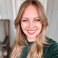 Sitter Profile Image: Makayla W.