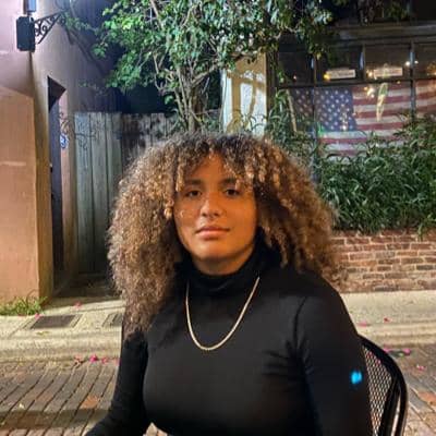 Sitter Profile Image: Reina A.