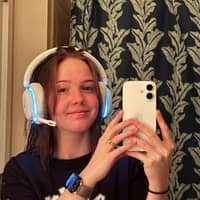 Sitter Profile Image: court n.