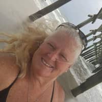 Sitter Profile Image: Leslie S.