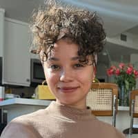 Sitter Profile Image: Davina C.