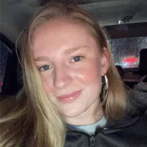 Sitter Profile Image: Demi B.